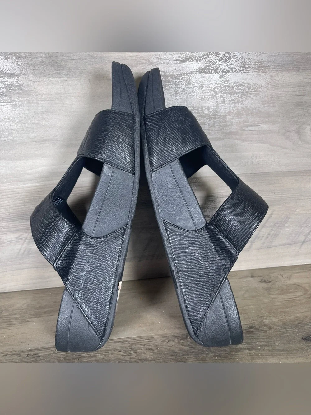 FitFlop H Bar Womens 8 Black Comfort Sandals Strappy Slide Casual Wedge Slip On